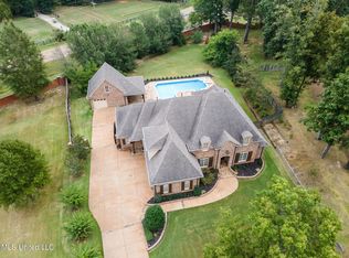2058 Manning Cir E, Nesbit, MS 38651
