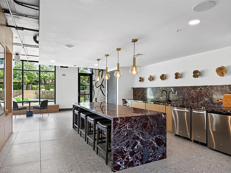 River House — Photo 12
