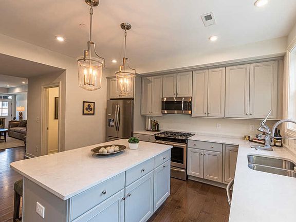 5th image of 93 N 6th St #Townhouse