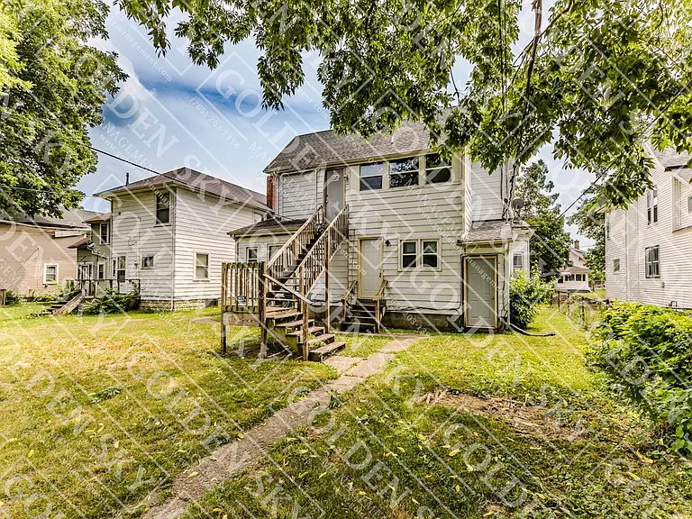 230 Kinsey St — Photo 3