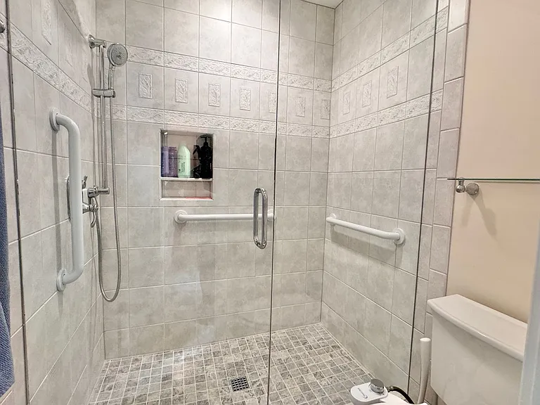 2026 Admiral Dr — Photo 17
