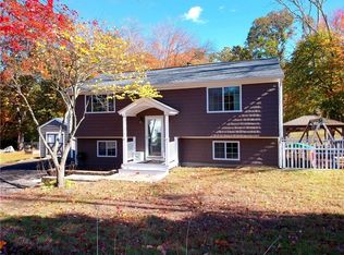 100 Hill St, Coventry, RI 02816