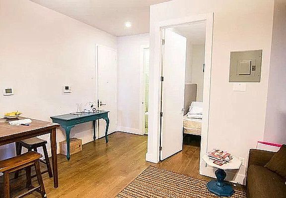 4th image of 17 Troutman St #4R