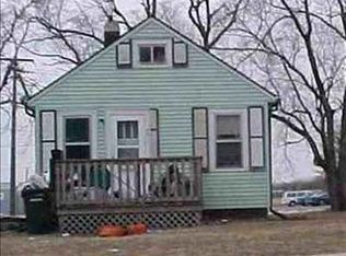 401 Hope Ave, Waterloo, IA 50703