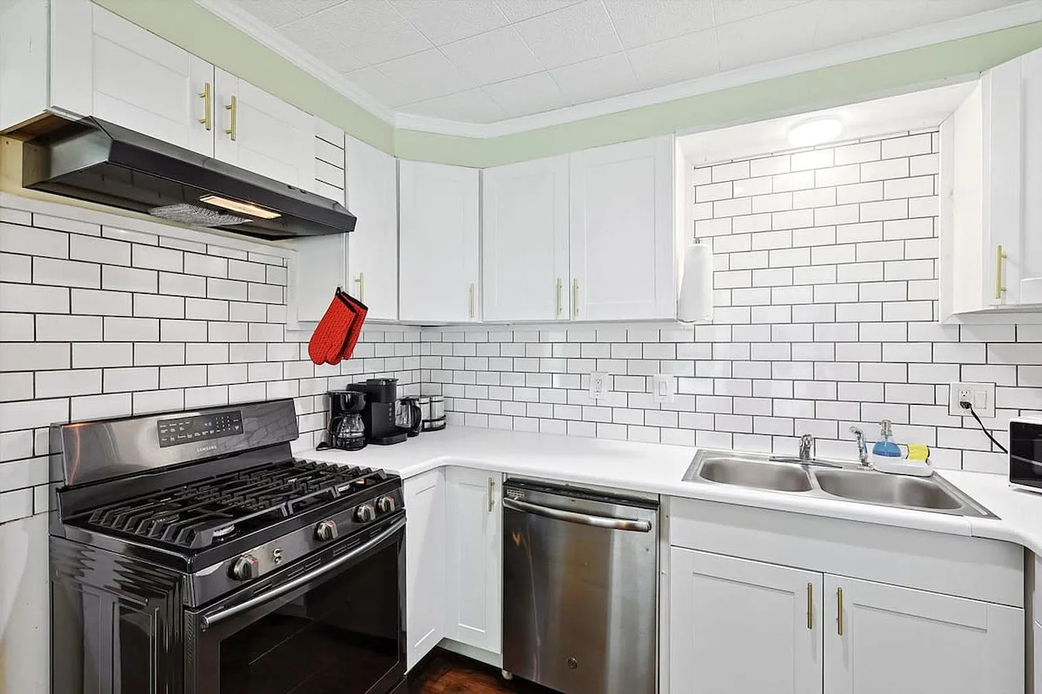 1 bed, 1.0 bath, 592 sqft, $3,371 — Photo 4