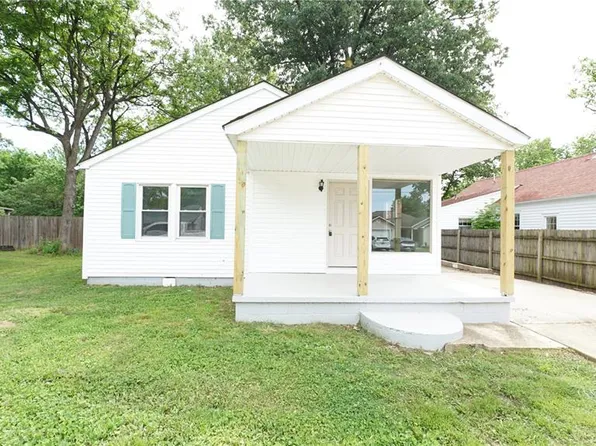 804 N Catalpa St, Dexter, MO 63841