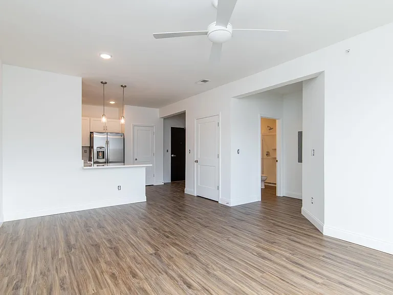 231 Walton Ave #109 — Photo 5