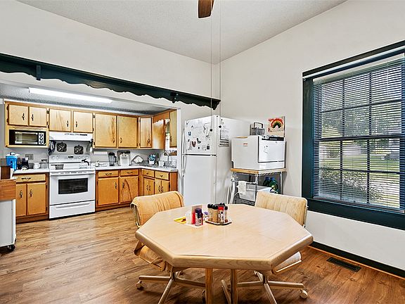 3rd image of 200 Louisiana St
