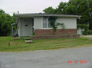 803 Dewey St, Murphysboro, IL 62966