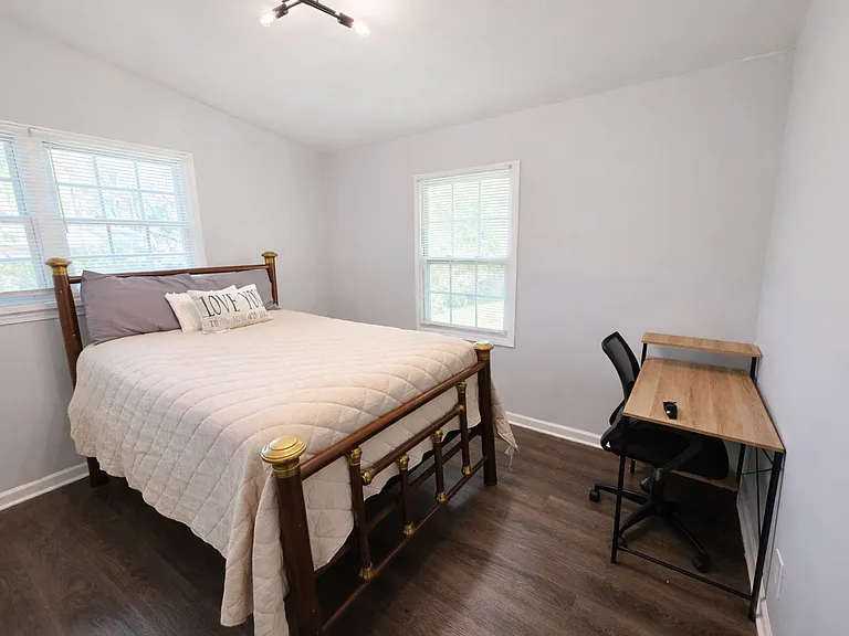 4214 Canby Ln — Photo 11