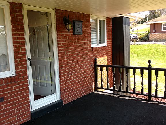 Dining room door out to patio
