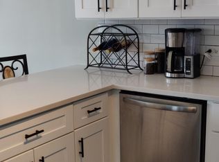 800 Graceland Ave #206, Des Plaines, IL 60016