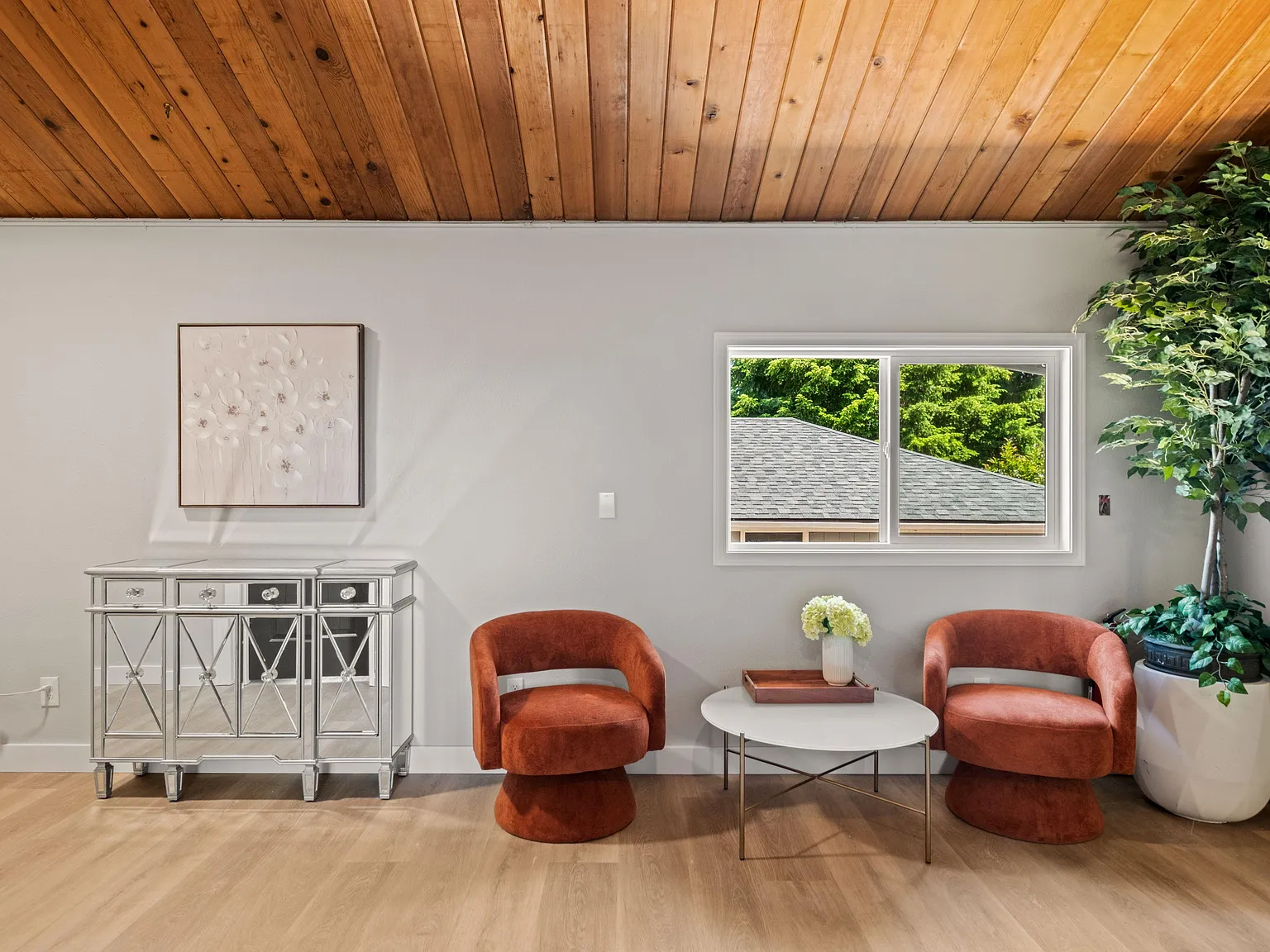 4 bed, 2.0 bath, 1700 sqft, $1,455 — Photo 4