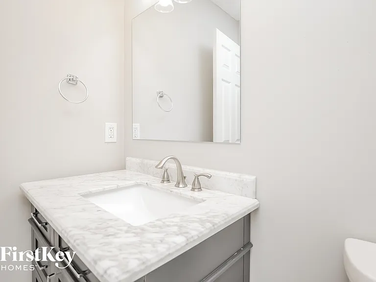 210 Calusa Lake Ct — Photo 14