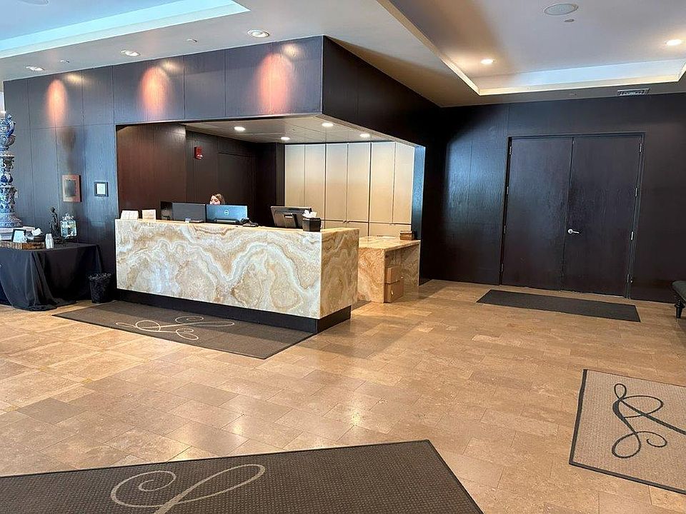 24/7 reception desk and concierge
