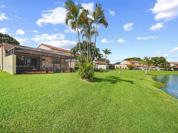6363 NW 190th Ter, Hialeah, FL 33015