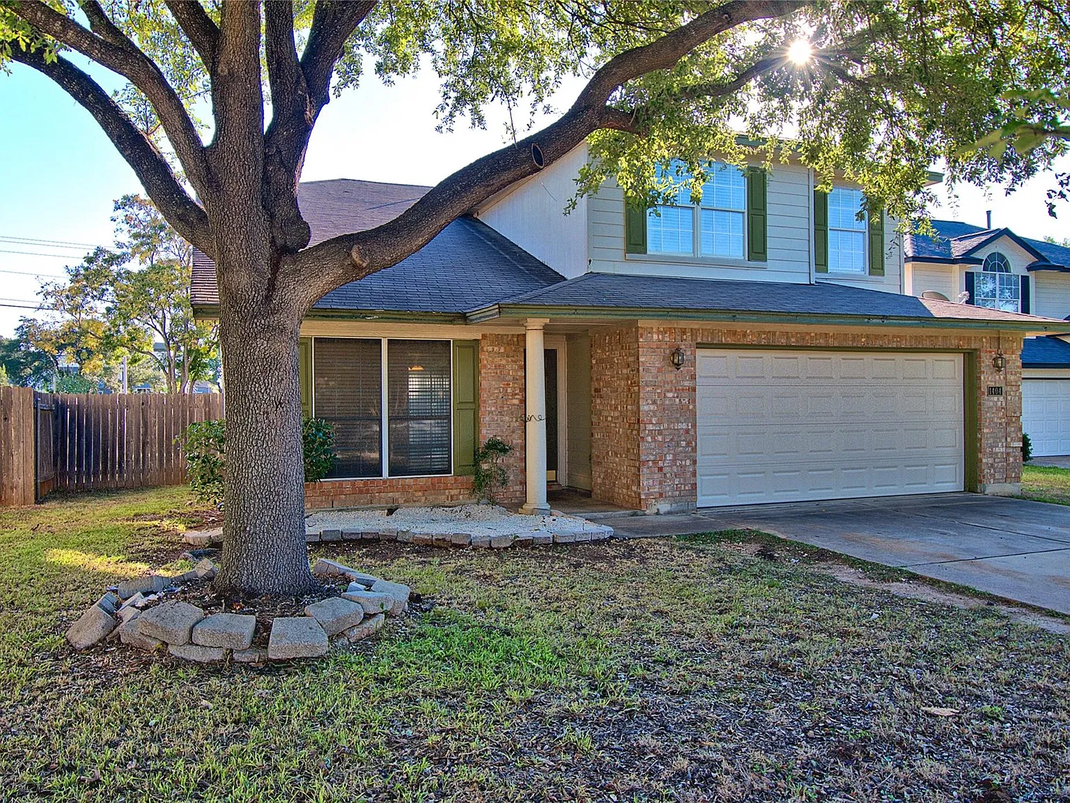 4 bed, 2.5 bath, 2177 sqft, $2,095 — Photo 2
