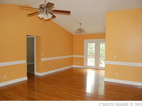 2nd image of 186 Eden Park Dr