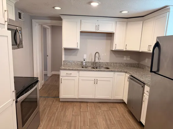 105 James Agee St Room 1, Knoxville, TN 37916