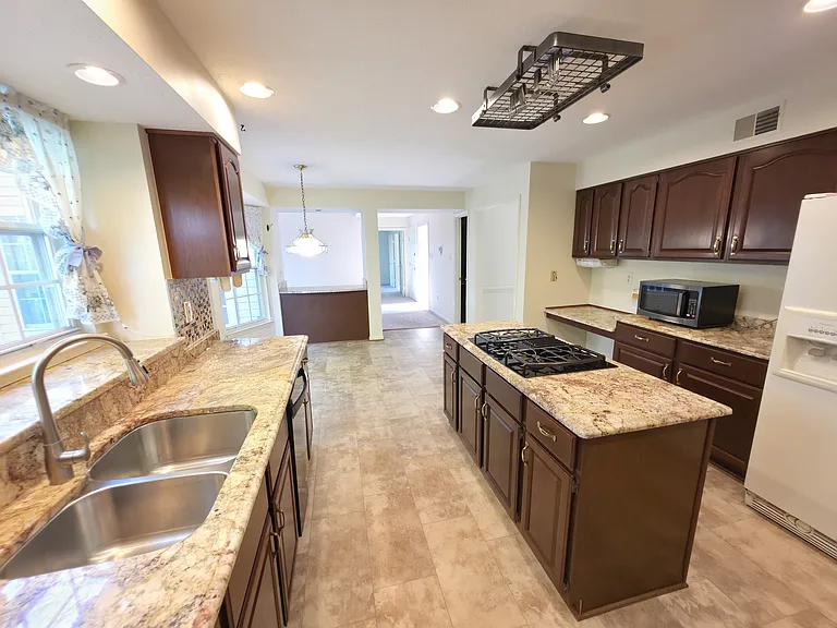 15803 Lautrec Ct — Photo 10
