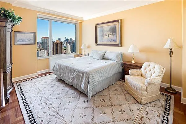 Sold by Trump International Realty | media 7