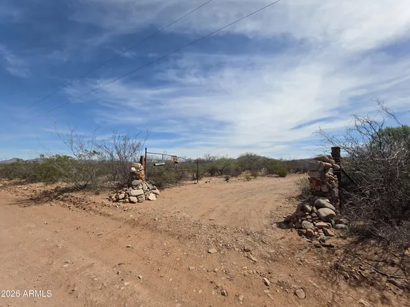 1733 N GUNSMOKE Avenue, Sierra Vista, AZ 85635