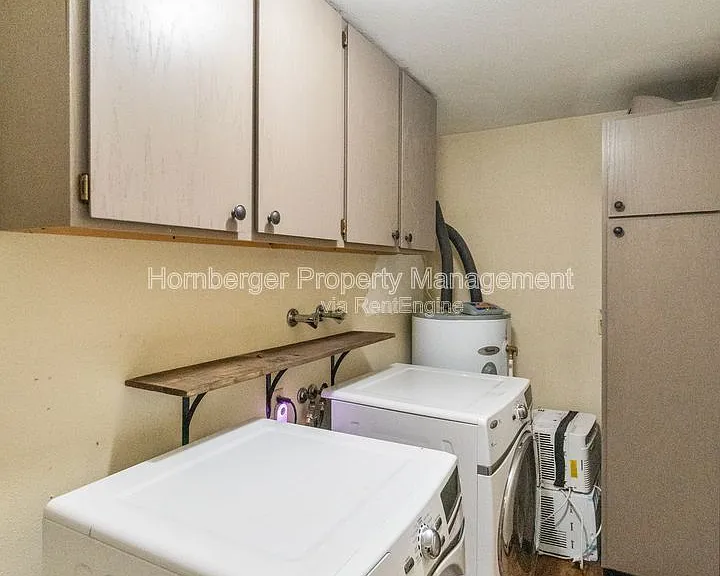 1407 W Spring Ln — Photo 23
