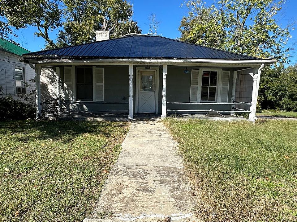 1st image of 600 Hughes St