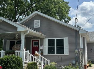 208 N Eads Ave, Paris, IL 61944