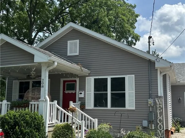 208 N Eads Ave, Paris, IL 61944
