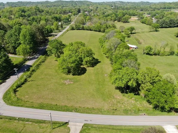 960 Tom Osborne Rd, Columbia, TN 38401