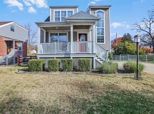 950 Sanders Dr, Saint Louis, MO