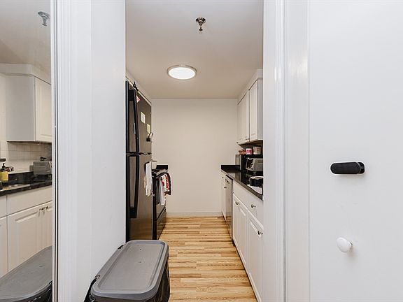4th image of 1933 Commonwealth Ave APT 410