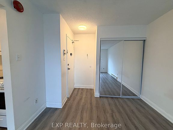 3rd image of 102 Greensides Ave #14