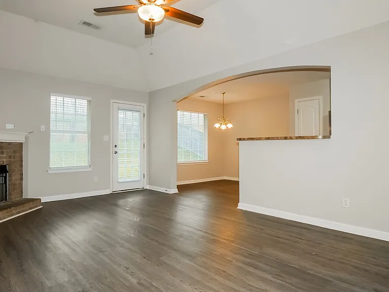 1481 Lawson Dr — Photo 5