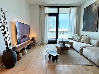 45-30 Pearson Street, #10D