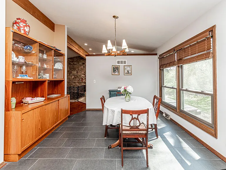 144 S Dartmouth Dr — Photo 6