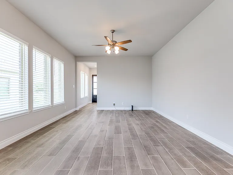 9504 Longhorn Ln — Photo 9