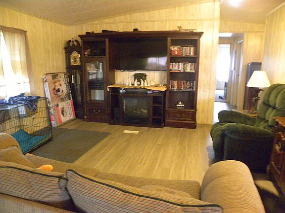 5th image of 8592 Breeze Hill Dr