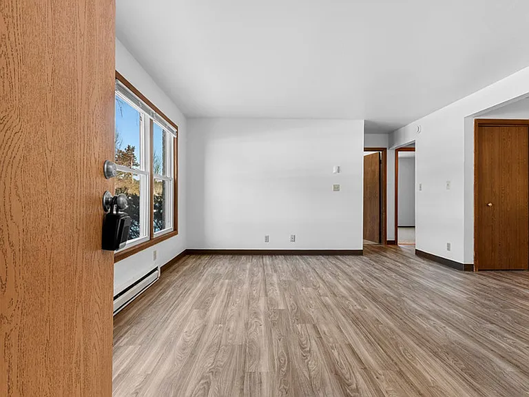 Woodfield Circle — Photo 10