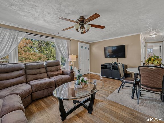 5th image of 15 Linda Avenue