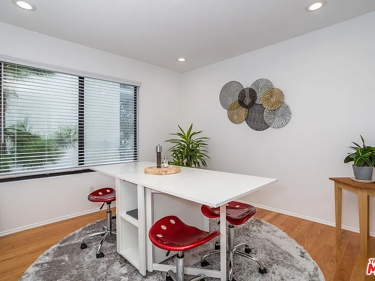 802 Washington Ave — Photo 12