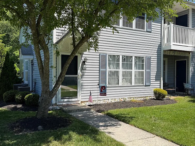 546 Shetland Ct — Photo 4