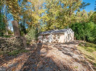 127 Crossway Ln, Linden, VA 22642