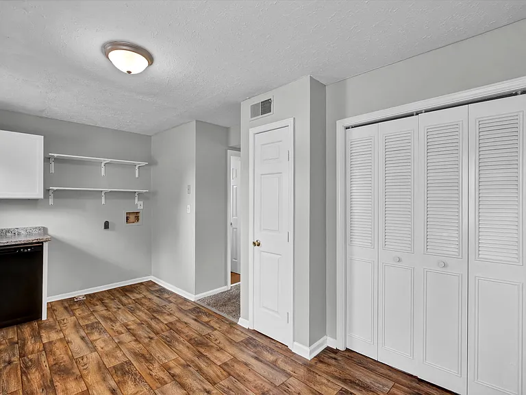 3100 Orchard Manor Cir — Photo 21