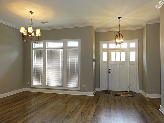 5th image of 3585 Desirable Dr