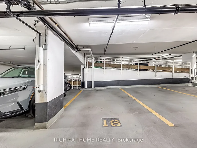 66 Portland St #Penthouse 805 — Photo 32