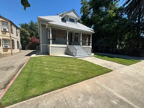 121 W Rose St Photo 1