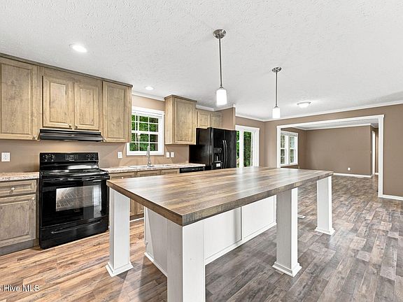 2nd image of 662 Hallsville Road