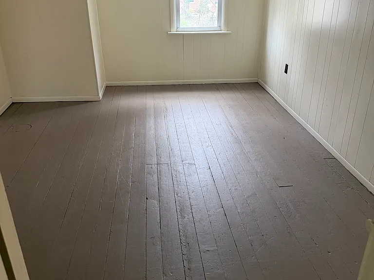 143 W North St — Photo 11